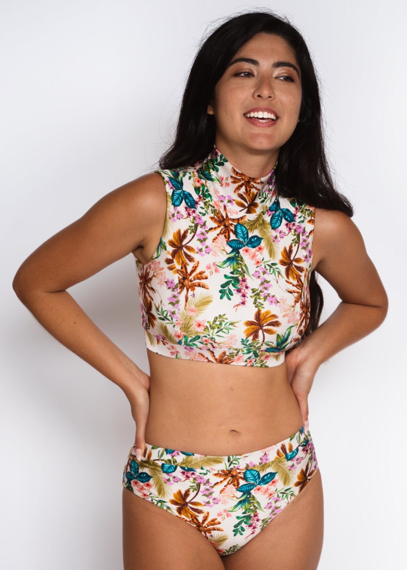SURFING QUEEN SWIM TOP in Tropical