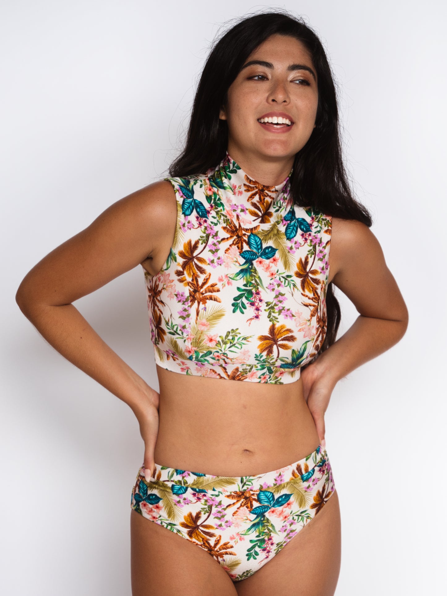 SURFING QUEEN SWIM TOP in Tropical